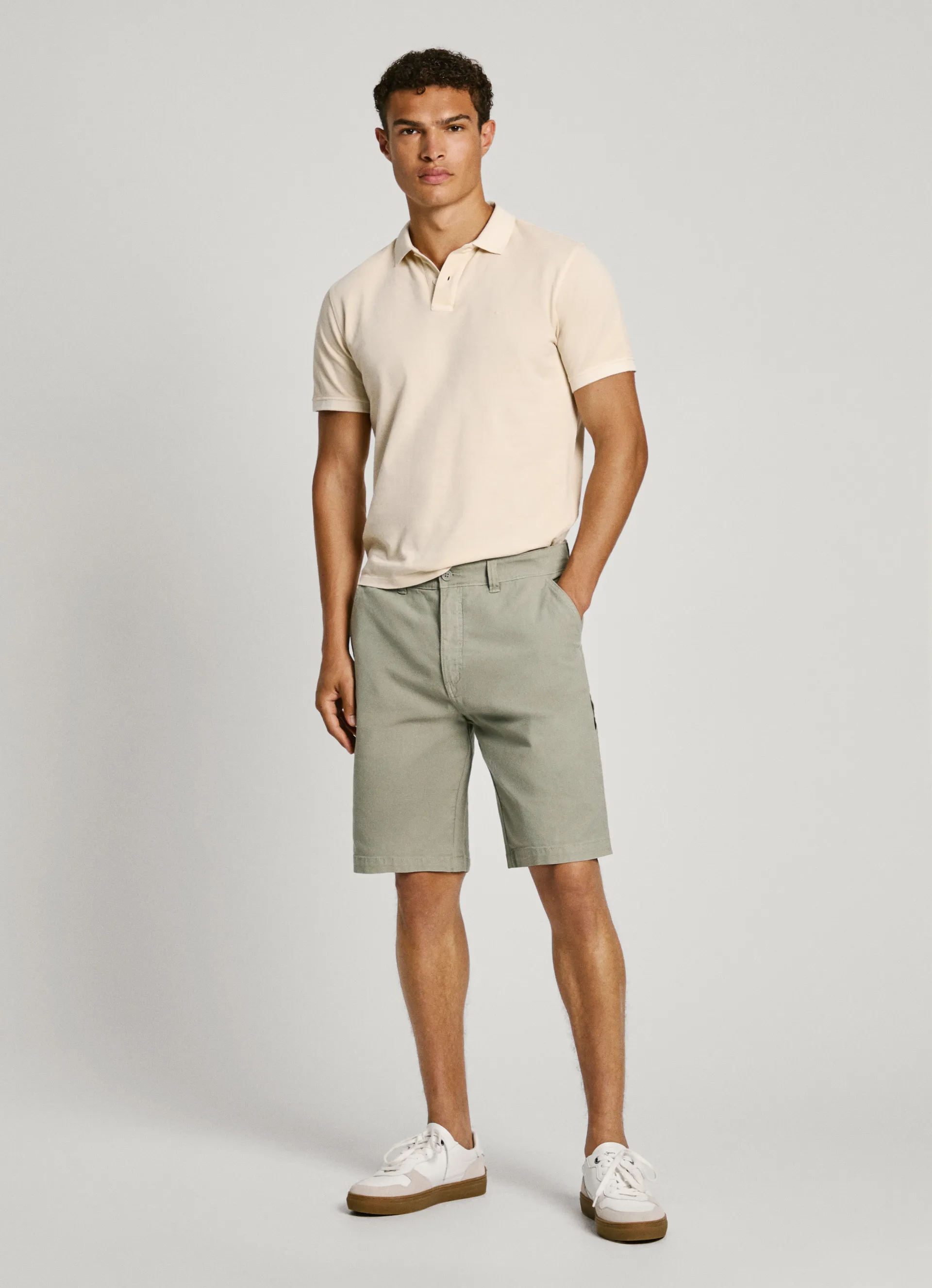 bermuda tejido elástico fit relaxed