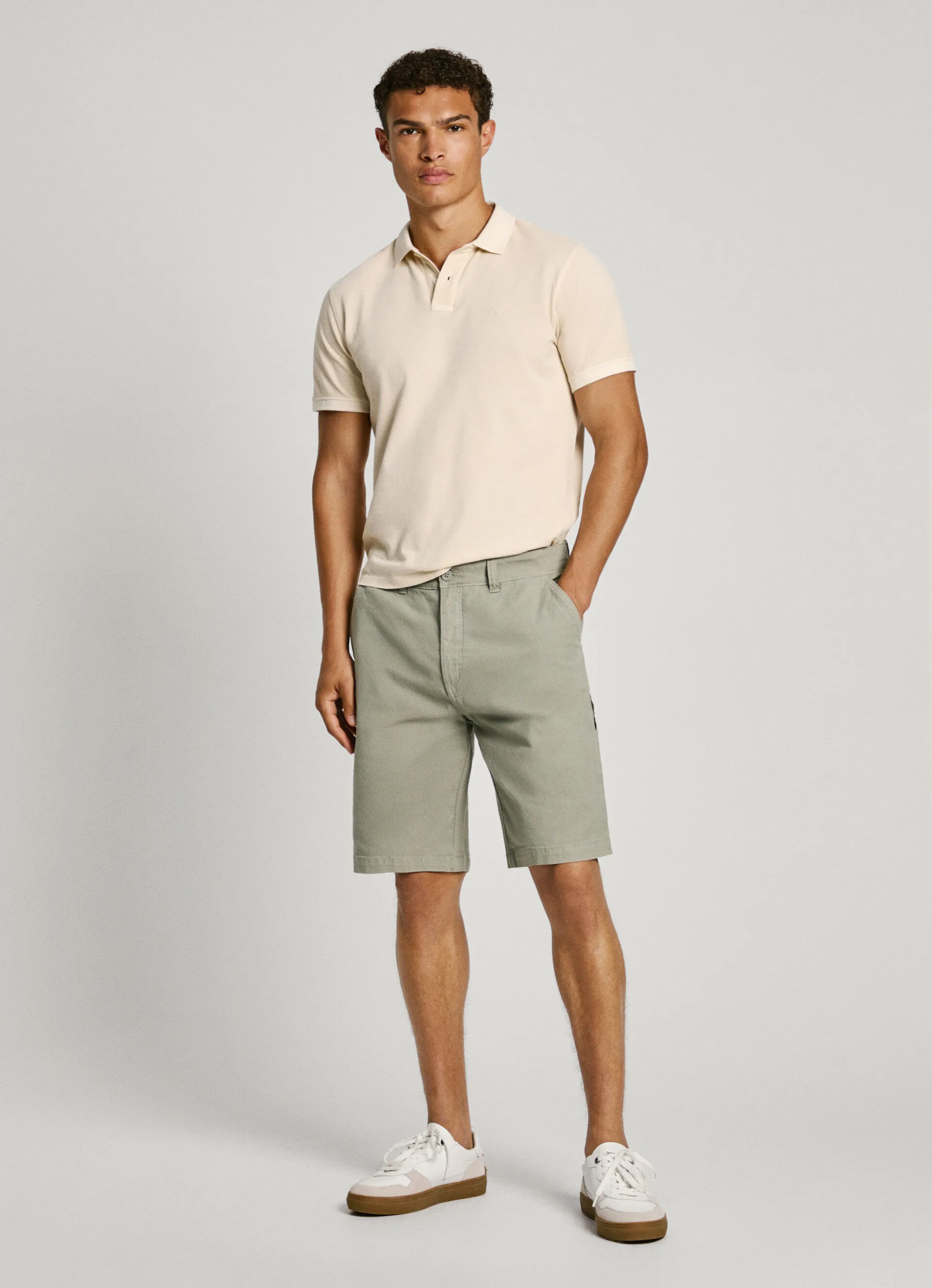 bermuda tejido elástico fit relaxed