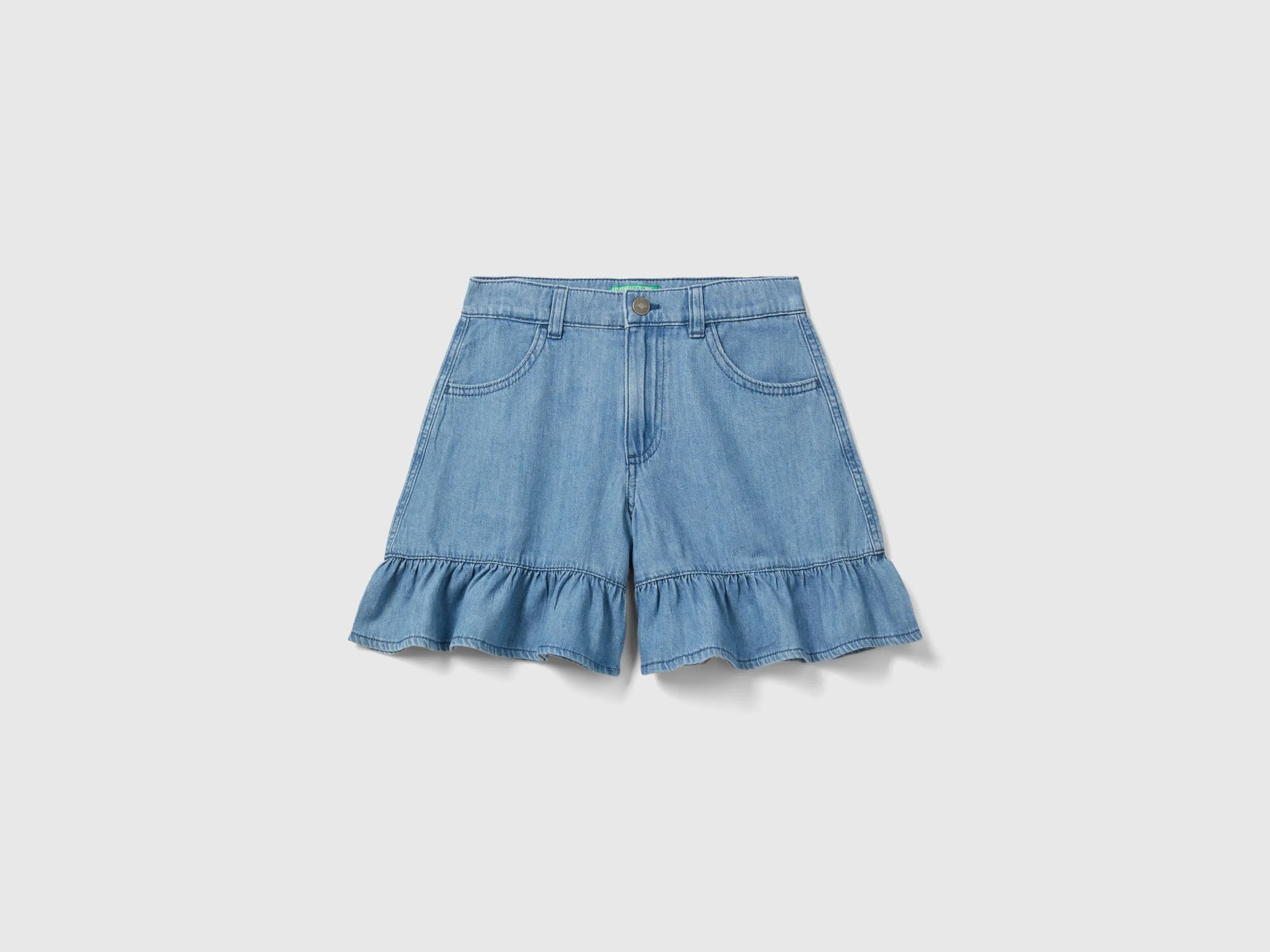 Bermudas vaqueras ligeras con volante