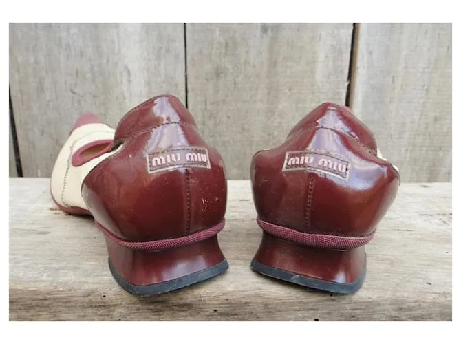 Bombas miu miu 36,5 Beige Burdeos 
