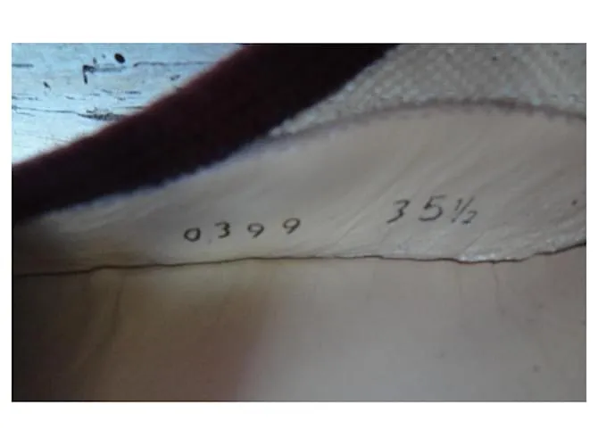 Bombas miu miu 36,5 Beige Burdeos 