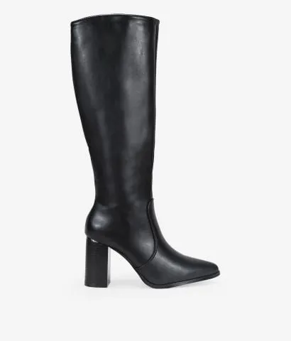 Botas altas negras con puntera y tacón