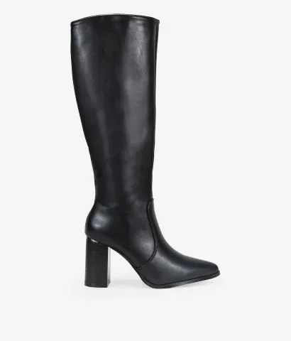 Botas altas negras con puntera y tacón