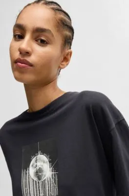 Camiseta en punto de algodón con estampado gráfico de temporada