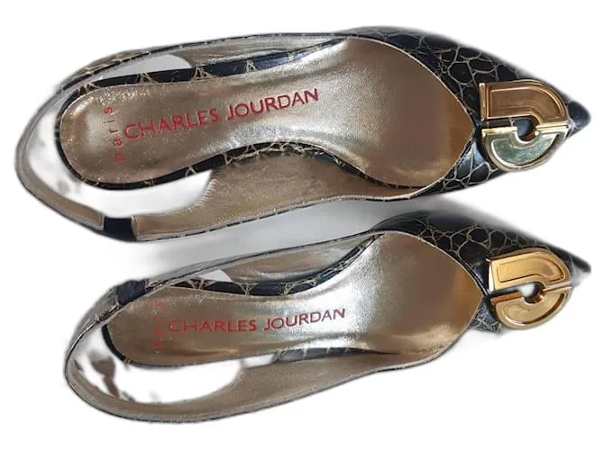 Charles Jourdan Tacones Negro Gold hardware 