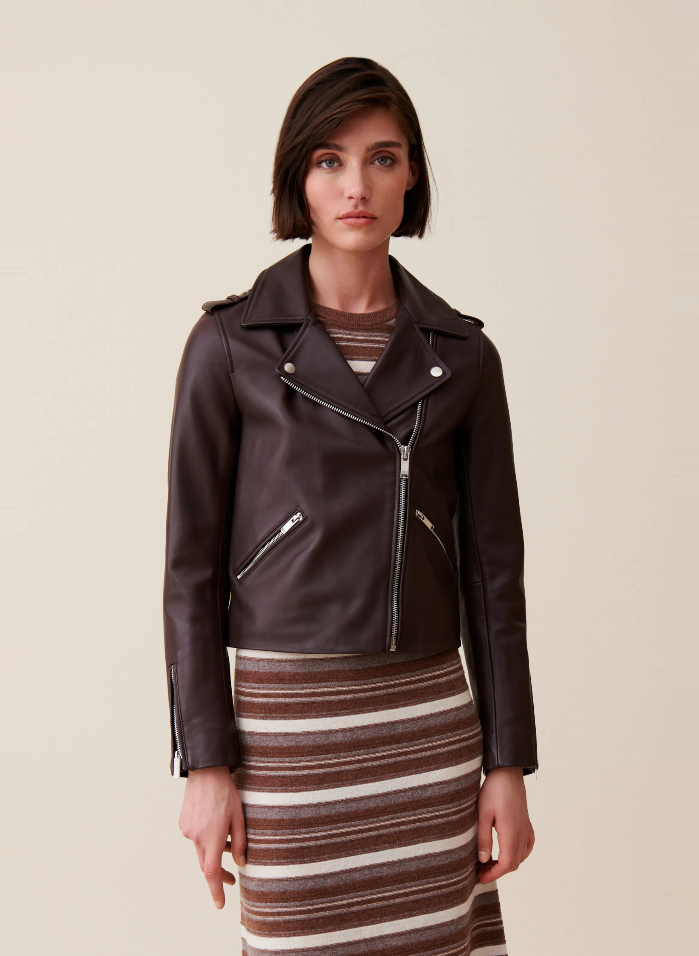 CLAUDIE PIERLOT Chaqueta de cuero entallada en marron