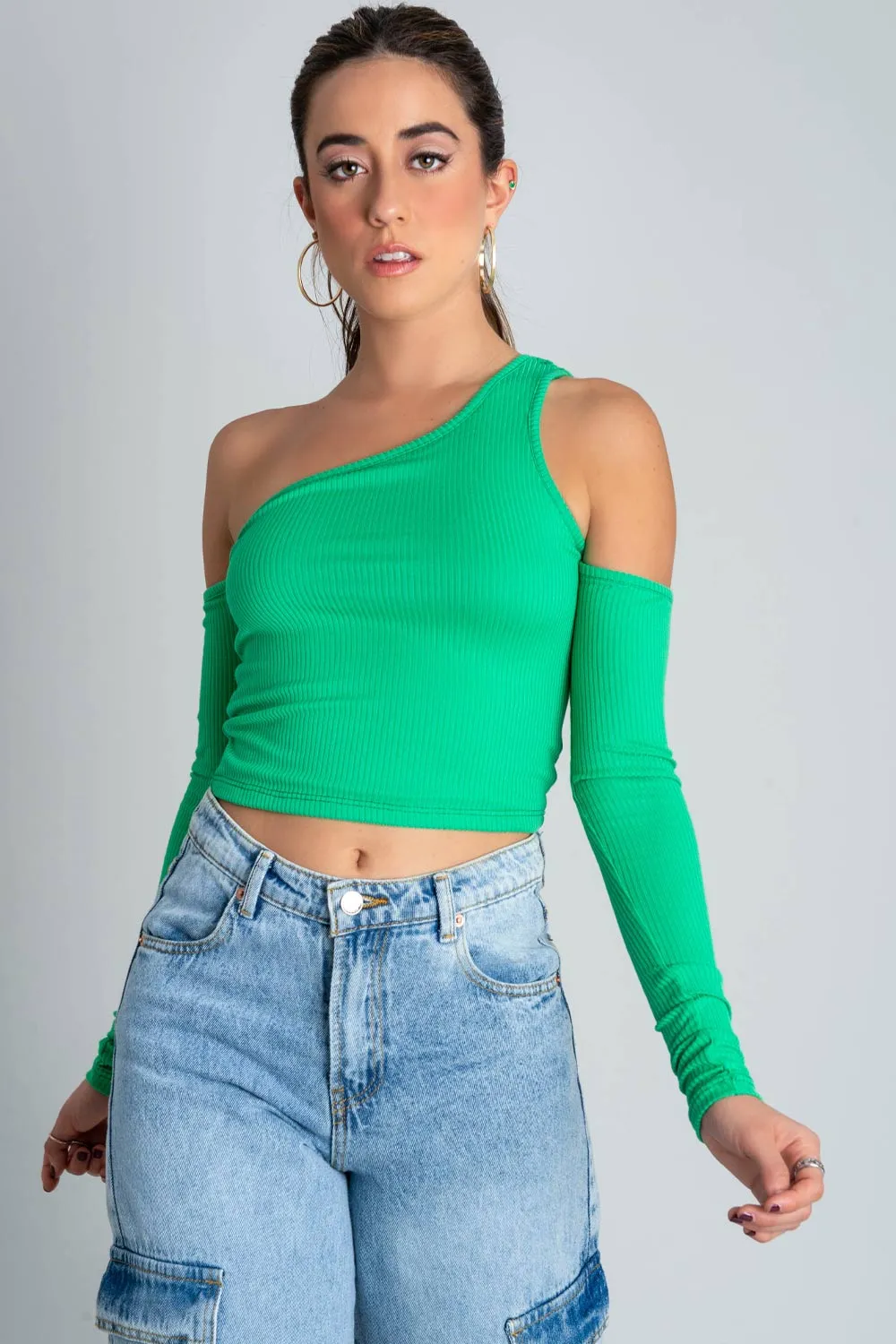 Crop top canalé cut out en hombros manga larga
