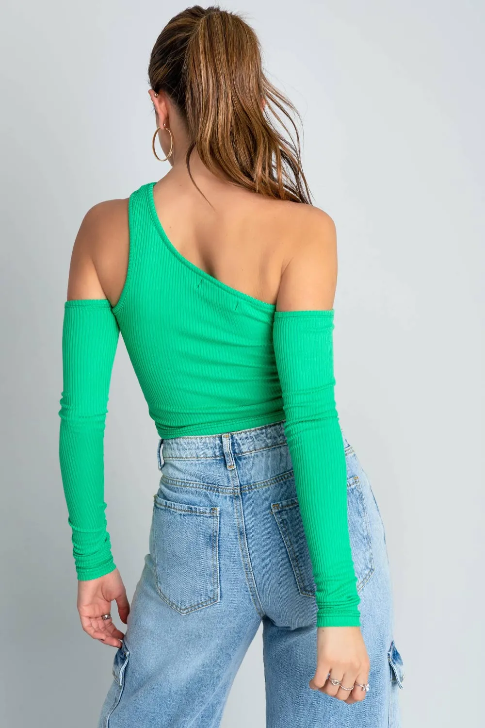 Crop top canalé cut out en hombros manga larga