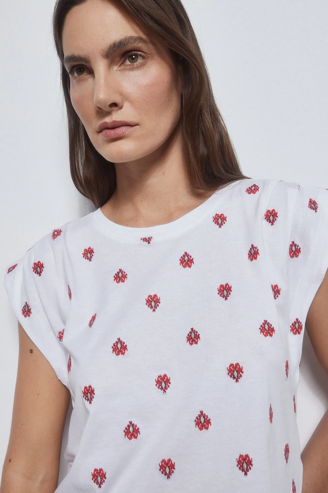 EMBROIDERED TSHIRT