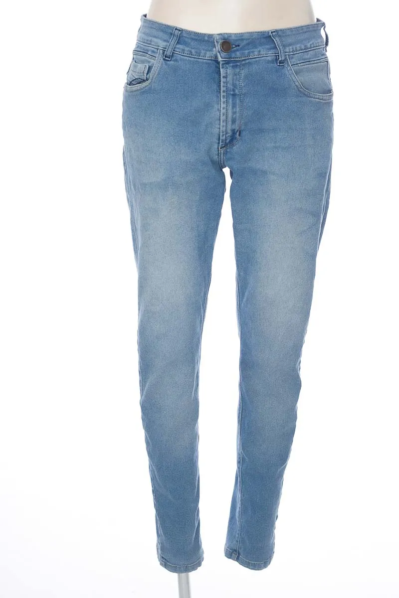 JEAN COLOR AZUL  CLOSEANDO