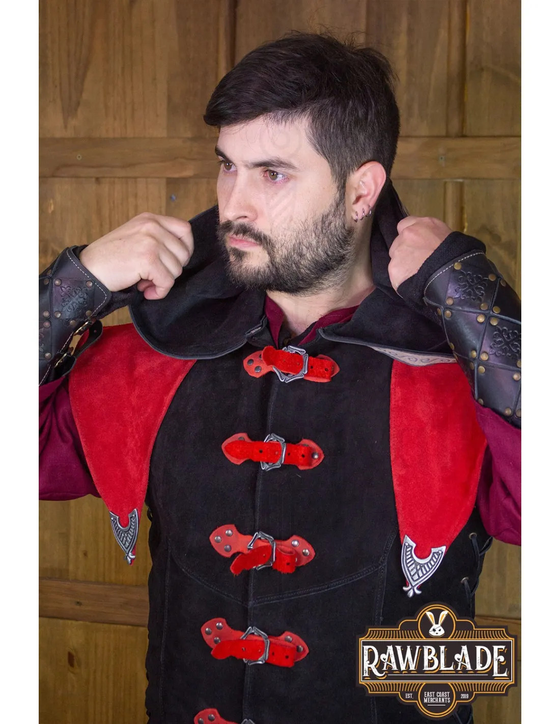 JUSTILLO MEDIEVAL DE CUERO MODELO KARANTHIR, NEGROROJO