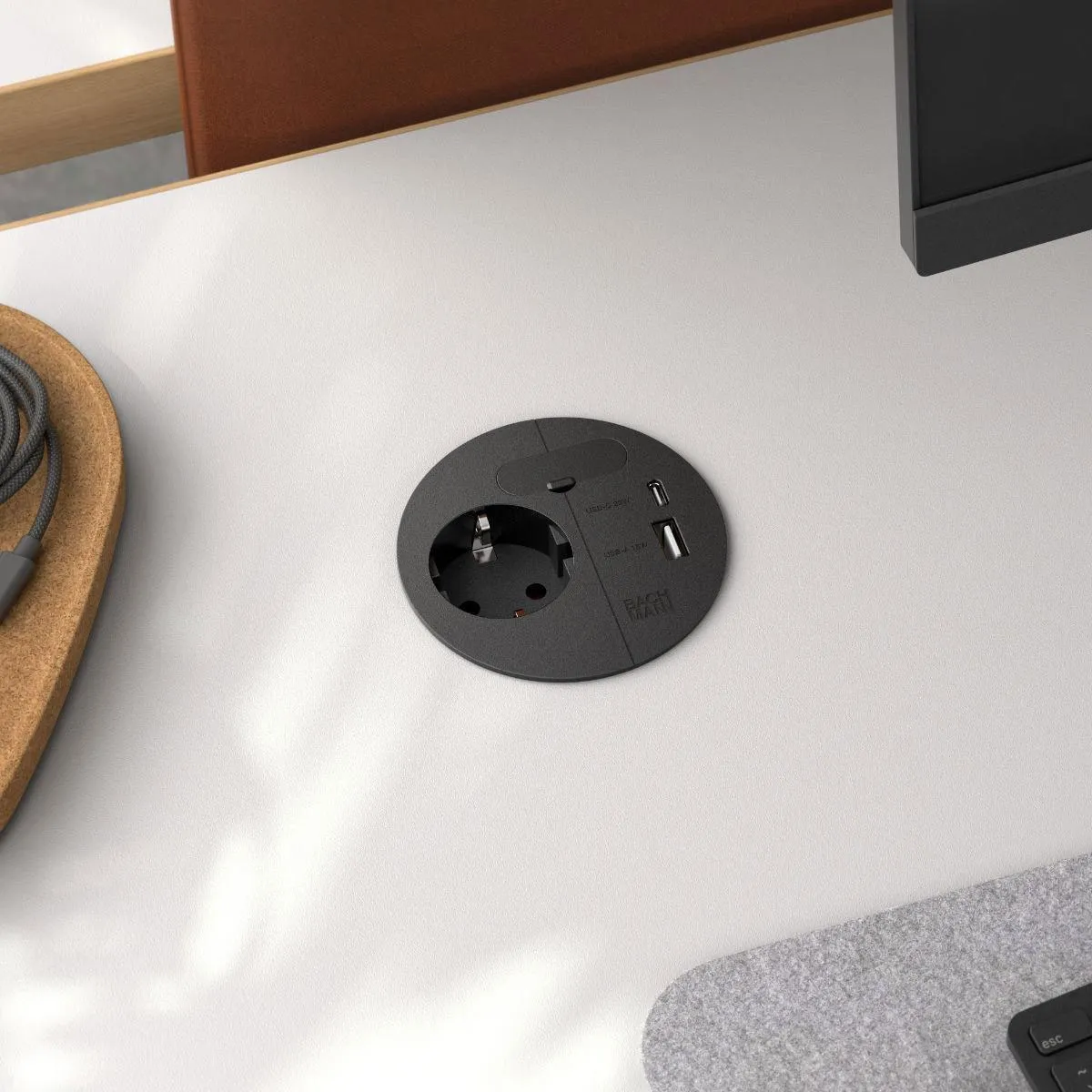 LOOP IN CHARGE  PASACABLES CON TOMA DE CORRIENTE Y CARGADOR USB A/C