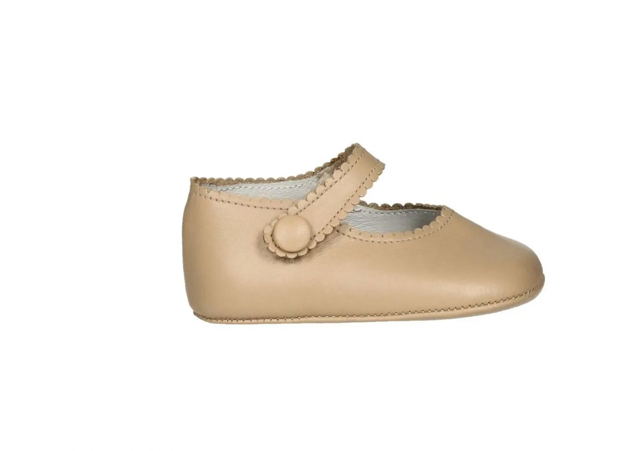 Mercedes Piel Camel Boton Velcro