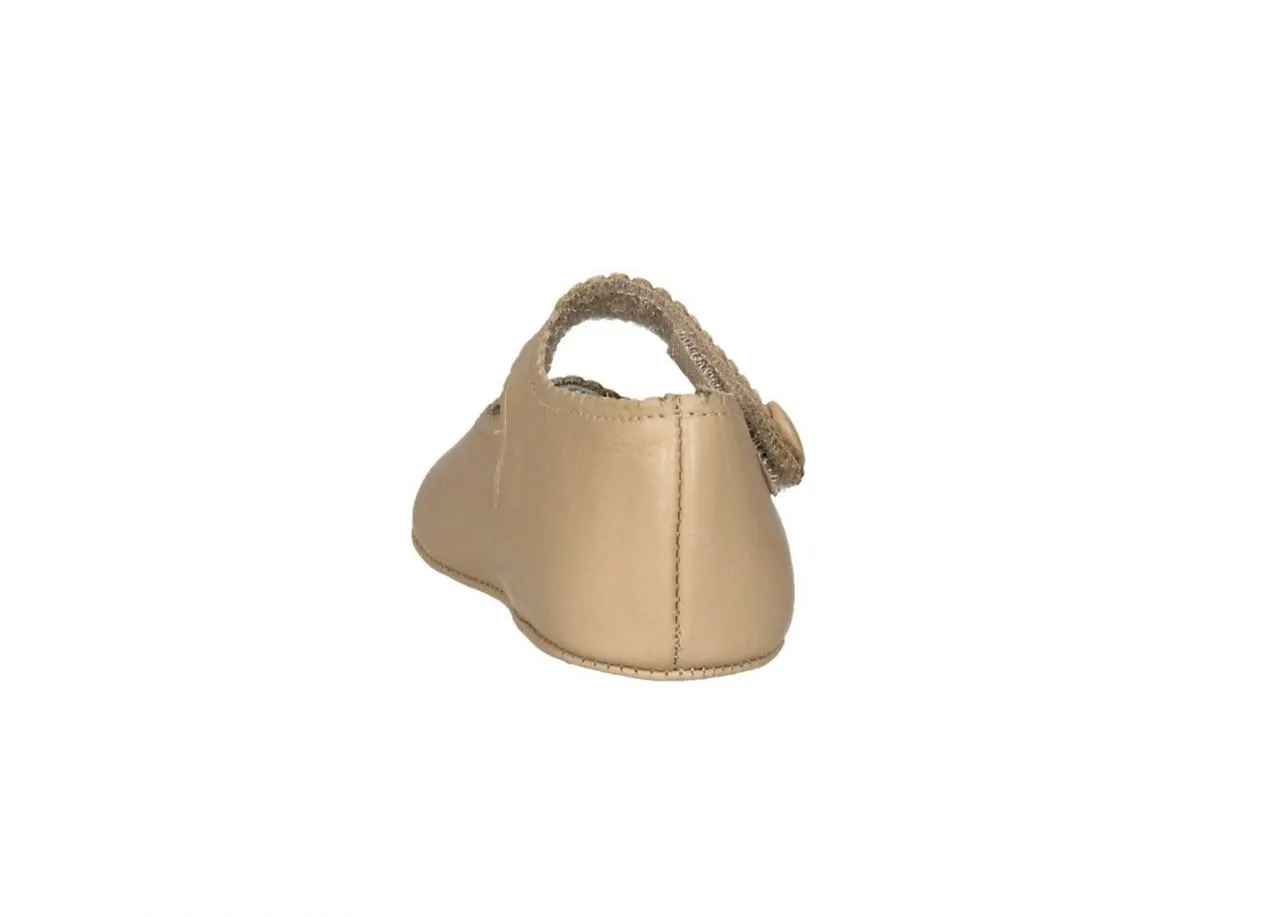 Mercedes Piel Camel Boton Velcro