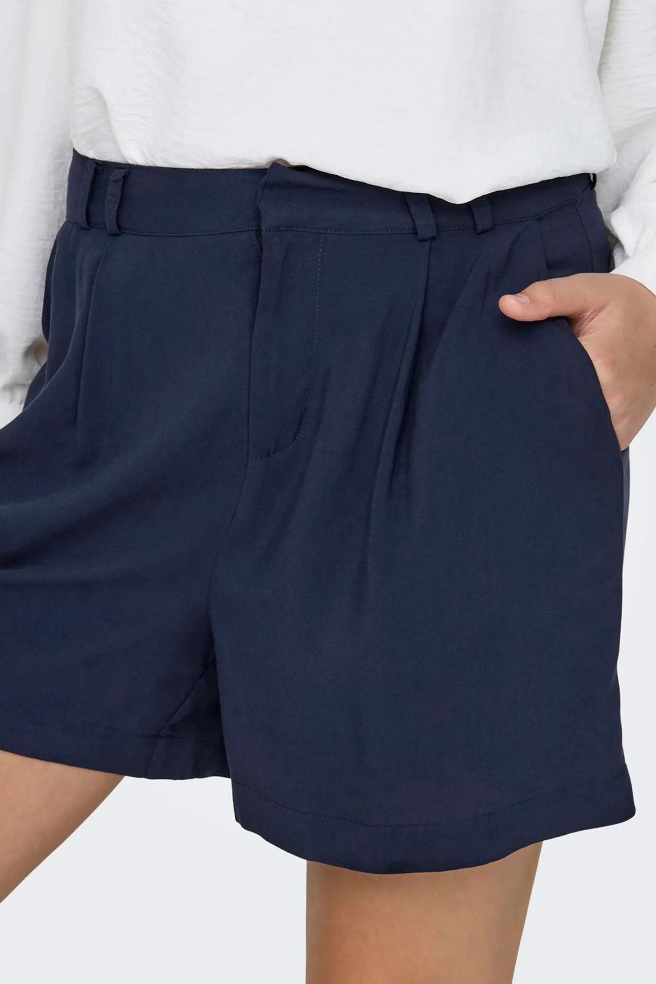 Only Pantalón corto pinzas