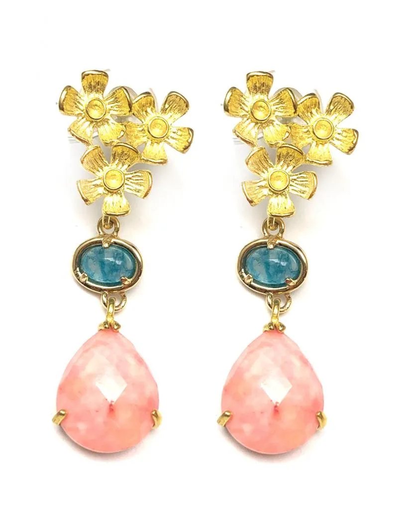PENDIENTES DORADOS CON FLORECITAS Y PIEDRAS CORAL Y PETROLEO