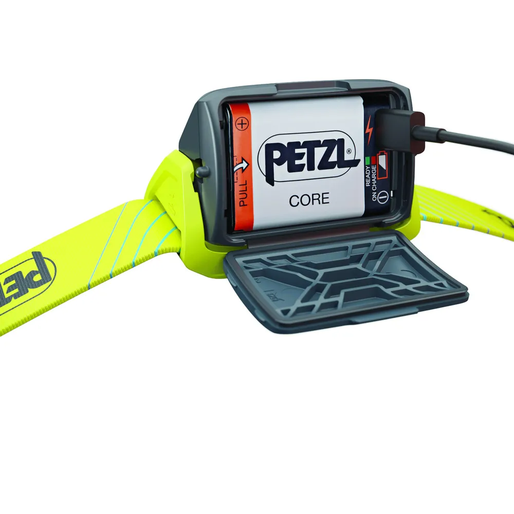 PETZL LINTERNA FRONTAL PETZL TIKKA CORE  AW22