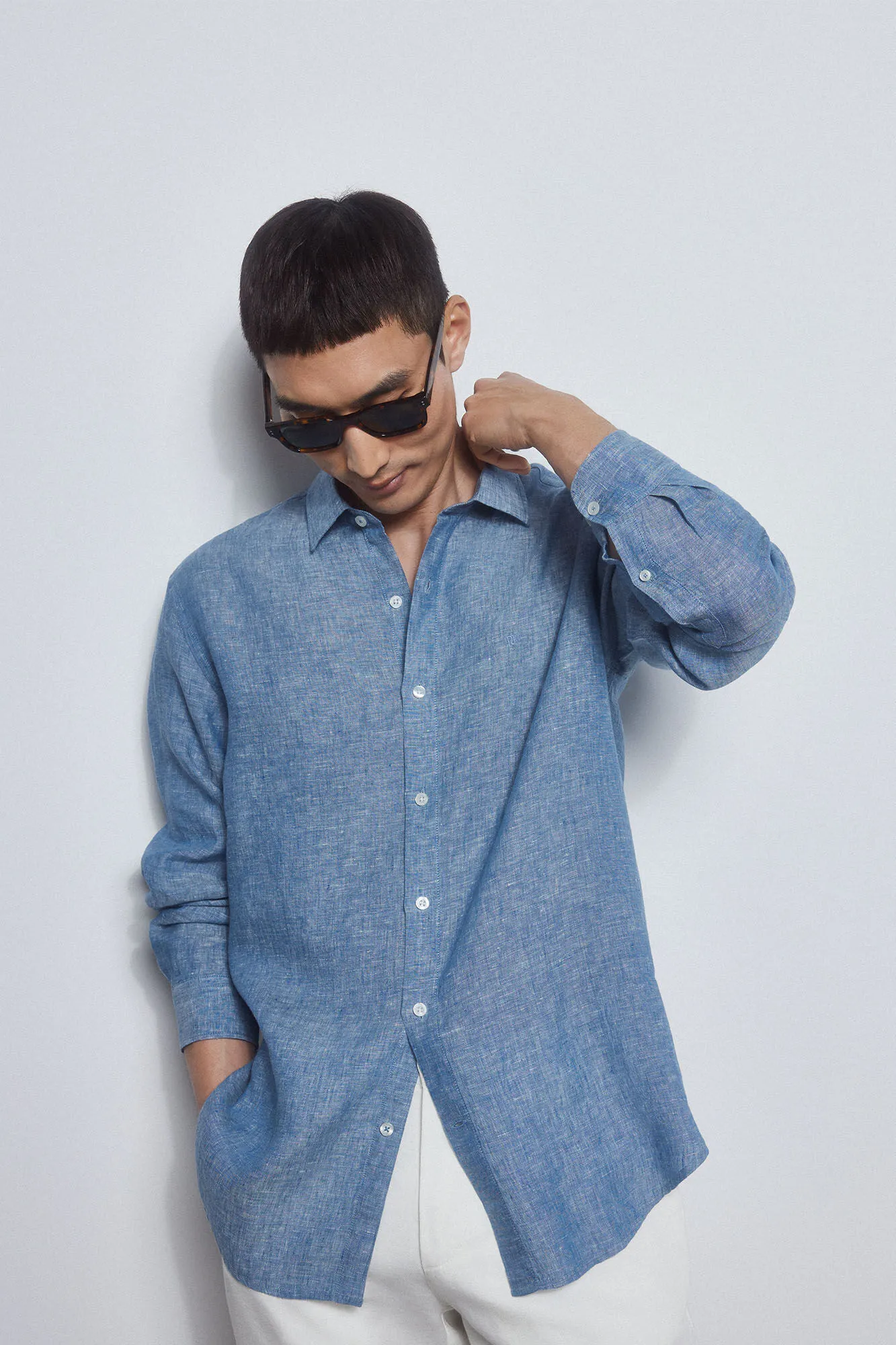 Plain linen shirt