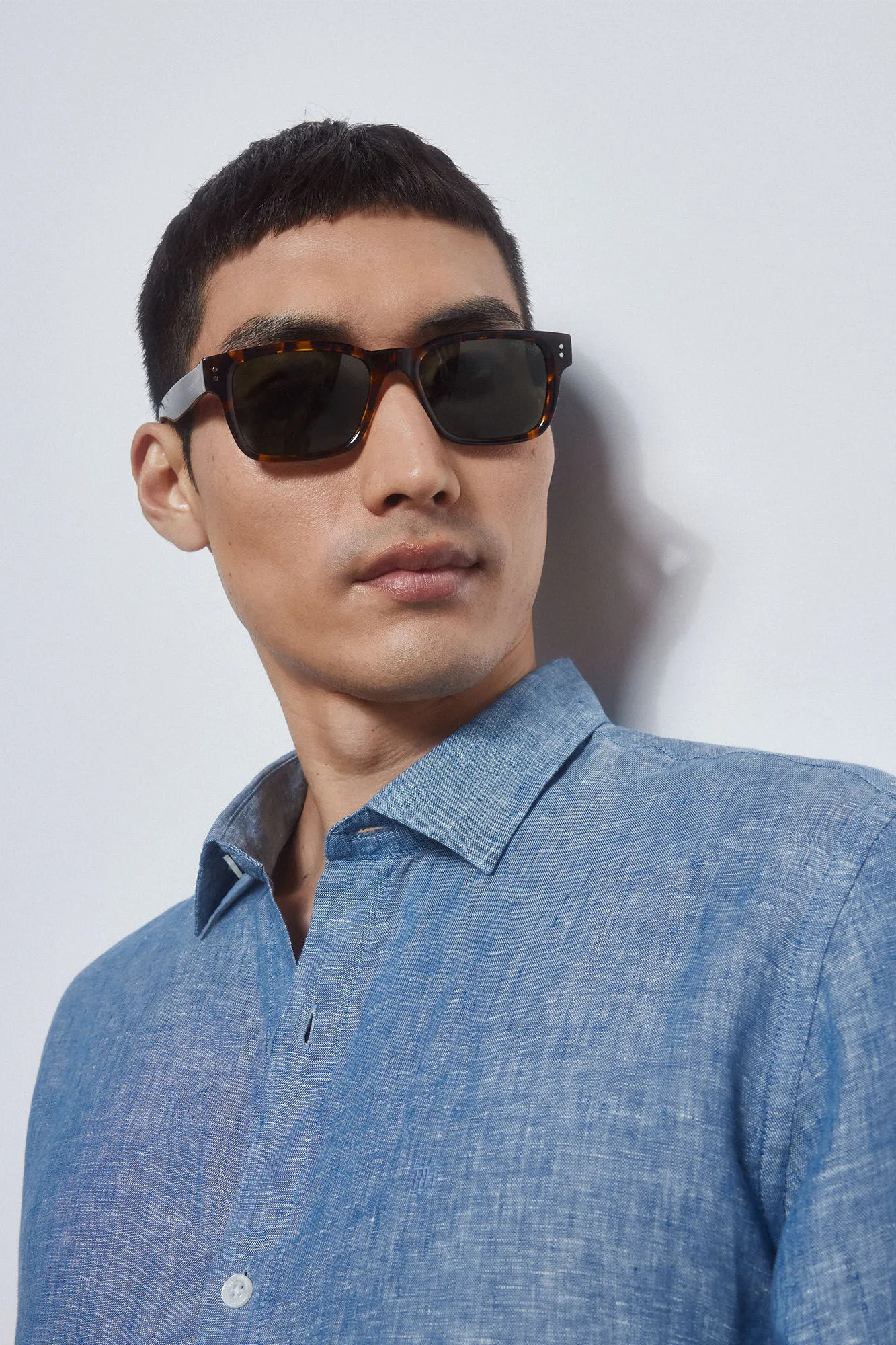 Plain linen shirt