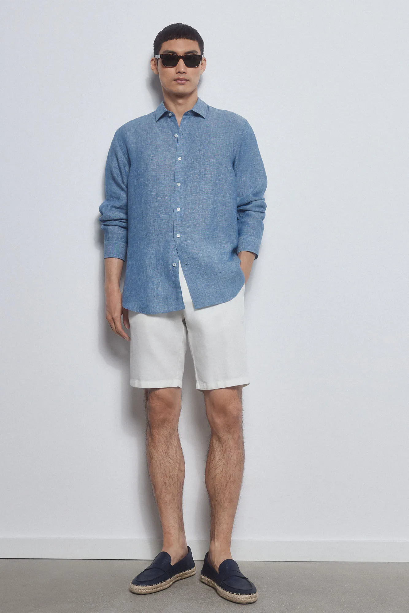 Plain linen shirt