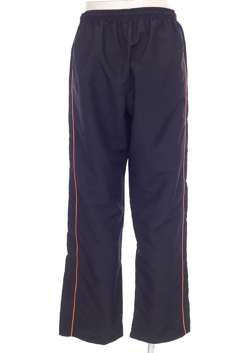 ROPA DEPORTIVA / SALIDA DE BAñO COLOR NEGRO  CLOSEANDO