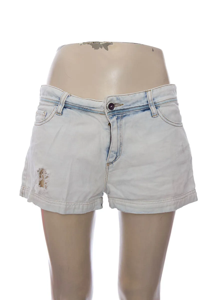 SHORT COLOR AZUL  STRADIVARIUS