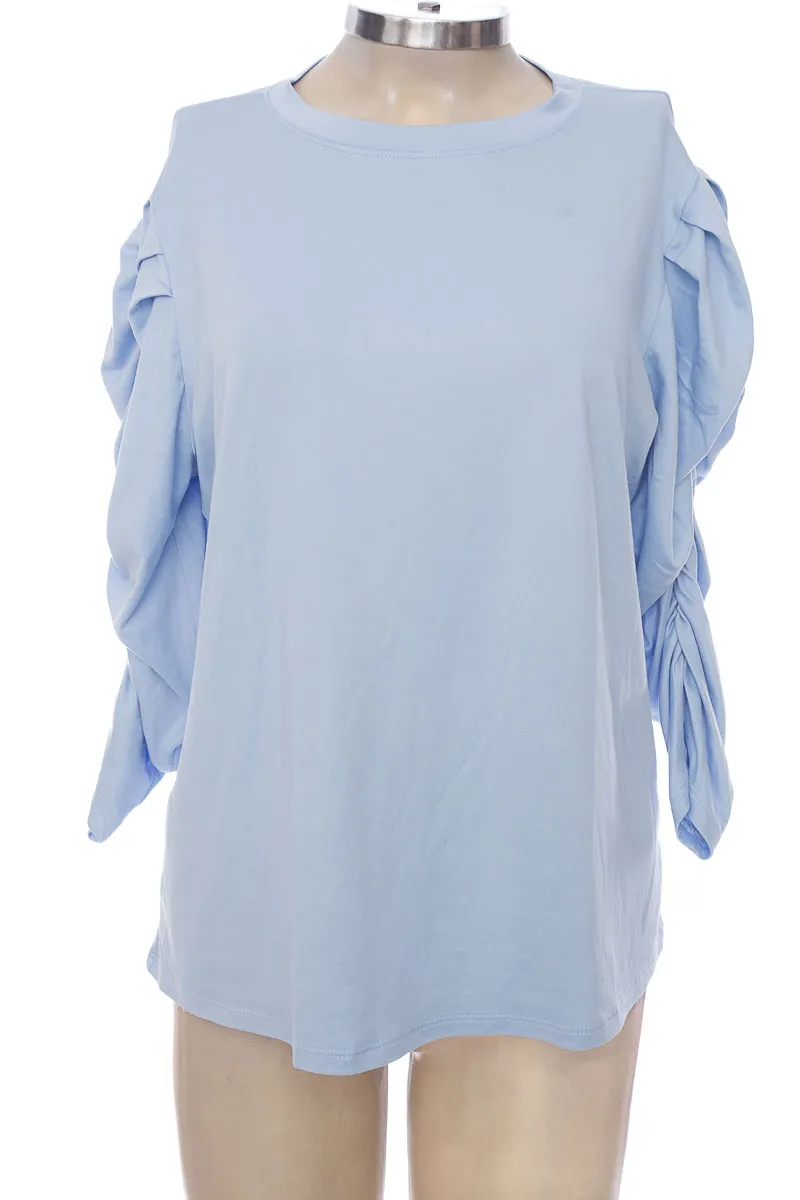TOP / CAMISETA COLOR AZUL  RYOCCO