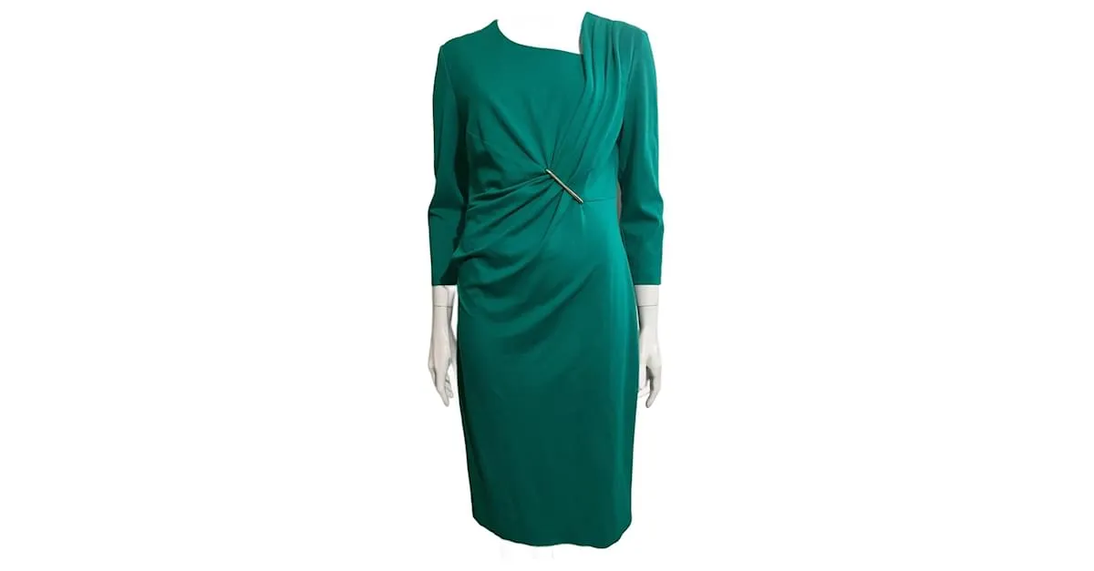 Vestido Escada verde malaquita drapeado con broche dorado 