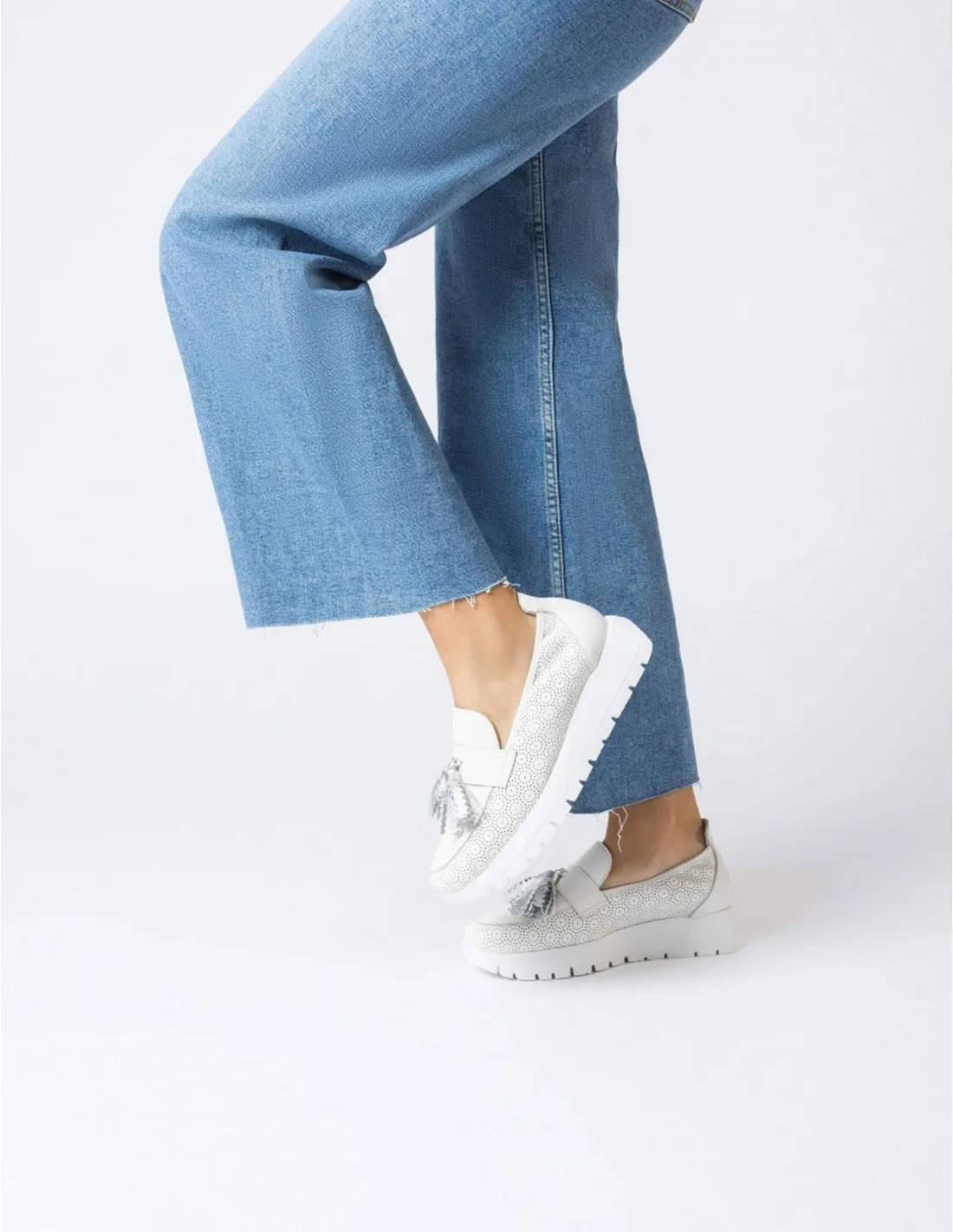 WONDERS Mocasines Borlas Piel Blancos