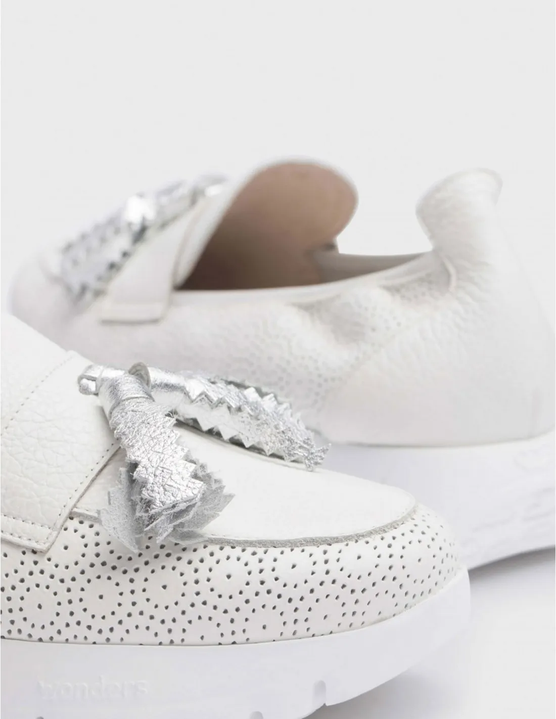 WONDERS Mocasines Borlas Piel Blancos