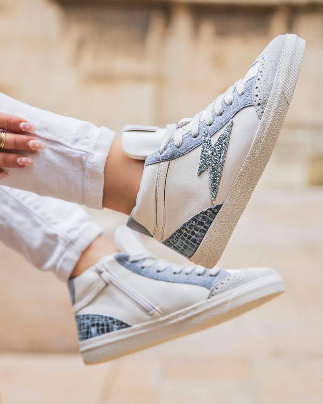 ZAPATILLAS DE MUJER AZULES CON RAYAS Y CAñA ALTA  ROMANE