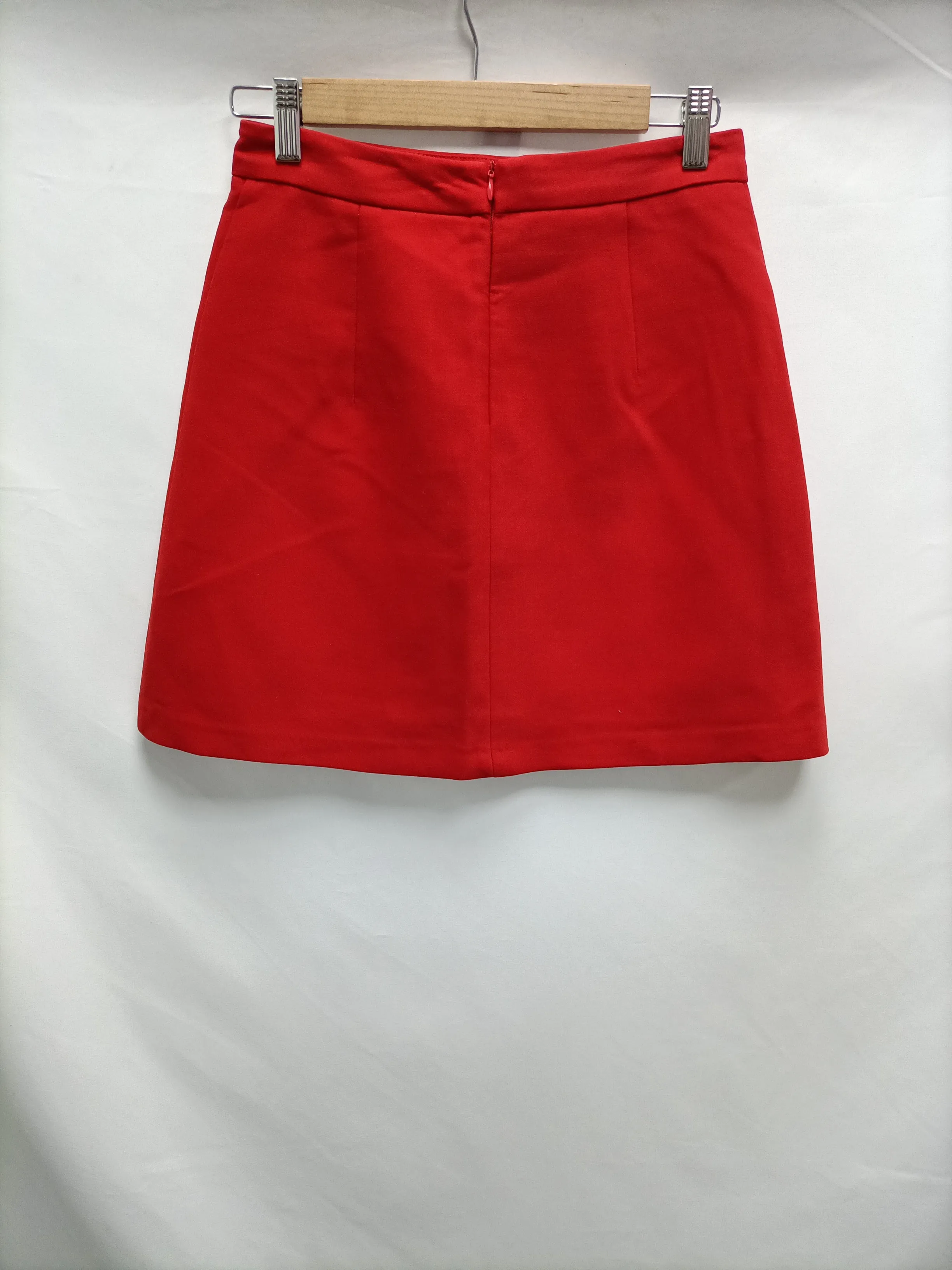 ZARA. Falda corta roja T.s